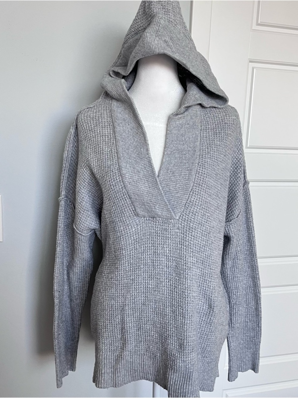 aerie Light Gray Hooded V-Neck Sweater